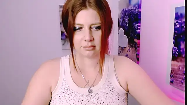 Snapshot of Lizzy_Love chatting on 30, 11, 2025 Lizzy Love online show from 30, 11, 2025