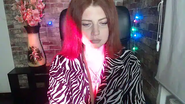 Snapshot of Lizzy_Love chatting on 13, 2, 2025 Lizzy Love online show from 13, 2, 2025