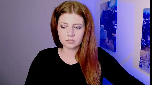 Snapshot of Lizzy_Love chatting on 23, 11, 2025 Lizzy Love online show from 23, 11, 2025