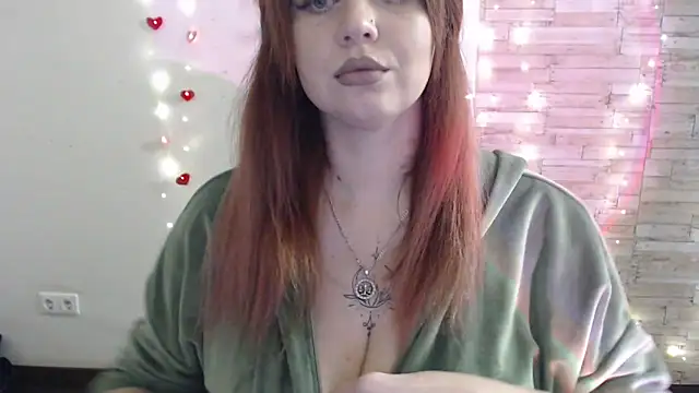 Snapshot of Lizzy_Love chatting on 3, 2, 2025 Lizzy Love online show from 3, 2, 2025