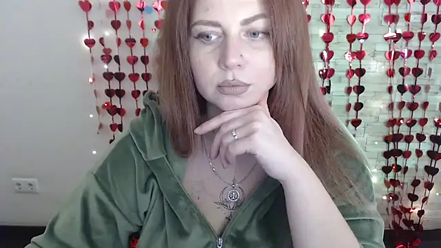 Snapshot of Lizzy_Love chatting on 12, 2, 2025 Lizzy Love online show from 12, 2, 2025