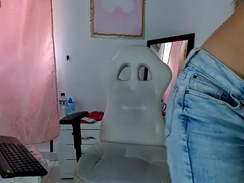 cindy love2 online show from 13, 3, 2026