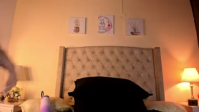 Snapshot of allisson_m chatting on 22, 4, 2026 allisson m online show from 22, 4, 2026