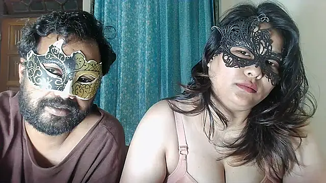 Snapshot of Cutehornycouples chatting on 17, 9, 2025 Cutehornycouples online show from 17, 9, 2025