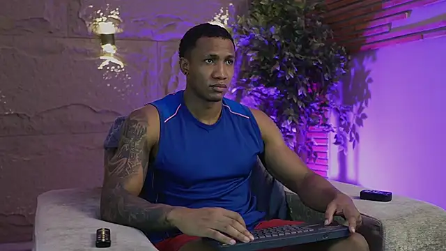 Logan Varela online show from 5, 12, 2025