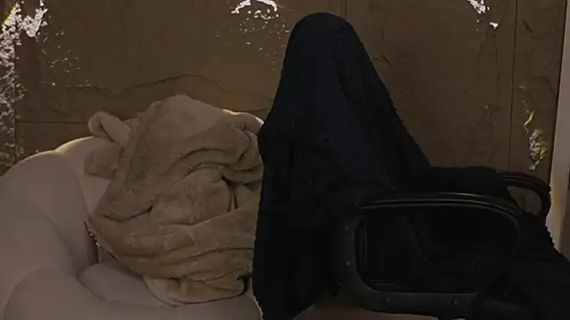 Logan Varela online show from 22, 2, 2026