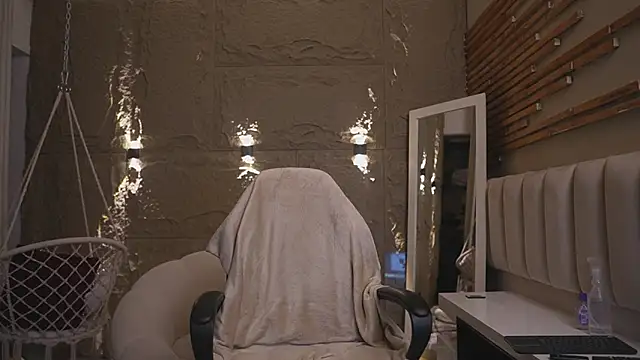 Logan Varela online show from 15, 3, 2026