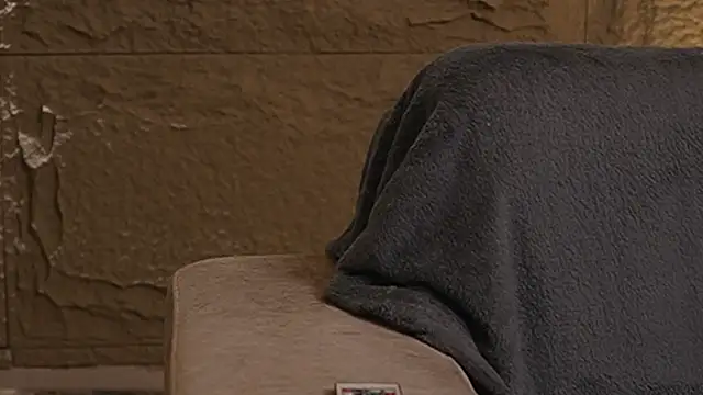 Logan Varela online show from 30, 11, 2025