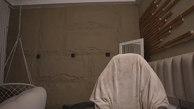 Logan Varela online show from 23, 3, 2026