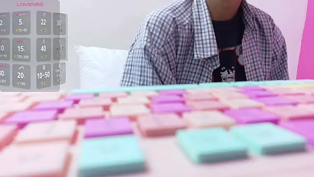 yourcuteneighbourr online show from 20, 2, 2026