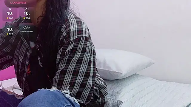 yourcuteneighbourr online show from 23, 10, 2025