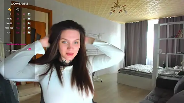 AizaRose online show from 6, 4, 2026