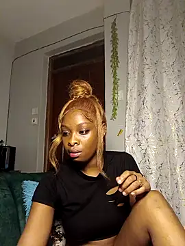 Snapshot of C-yoyo chatting on 5, 5, 2026 C-yoyo online show from 5, 5, 2026