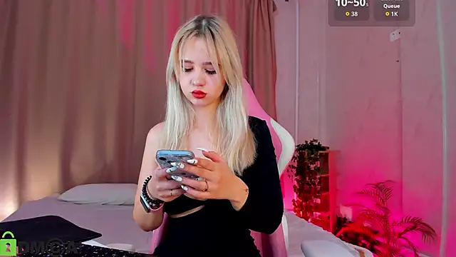 Valerie Woods online show from 15, 10, 2025