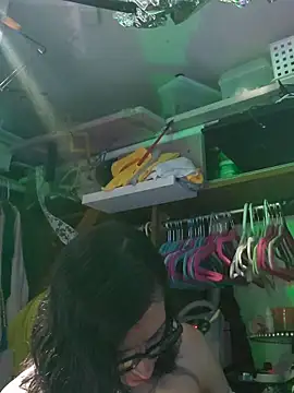 gurlnips online show from 9, 1, 2026