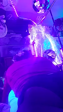 gurlnips online show from 18, 3, 2026