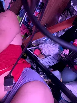 gurlnips online show from 5, 12, 2025