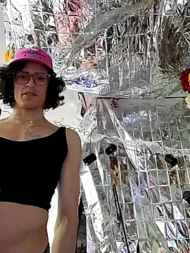gurlnips online show from 23, 3, 2025