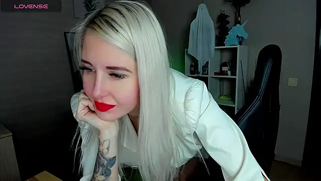 Snapshot of Mermaid_N chatting on 11, 11, 2025 Mermaid N online show from 11, 11, 2025