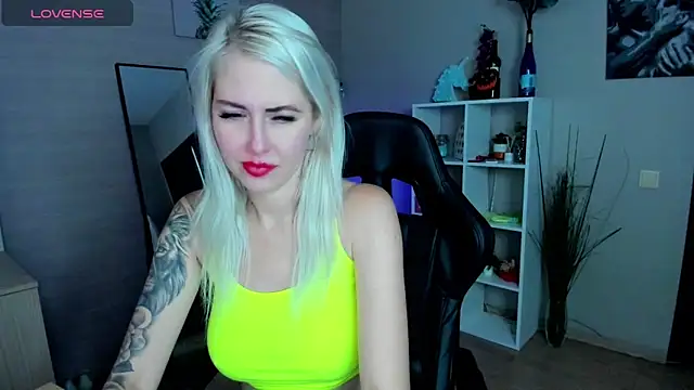 Snapshot of Mermaid_N chatting on 23, 10, 2025 Mermaid N online show from 23, 10, 2025