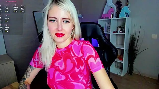 Snapshot of Mermaid_N chatting on 24, 11, 2025 Mermaid N online show from 24, 11, 2025