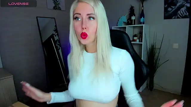 Snapshot of Mermaid_N chatting on 16, 10, 2025 Mermaid N online show from 16, 10, 2025