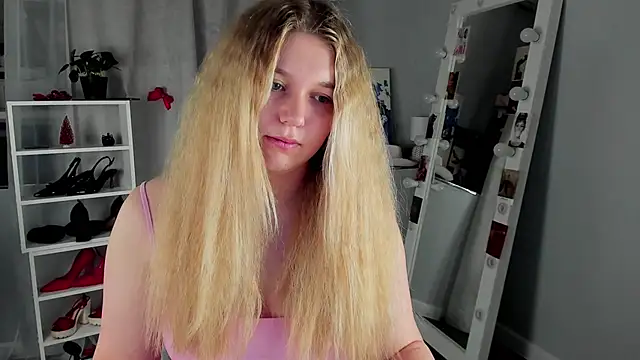 Rebecca Kelly online show from 12, 1, 2026