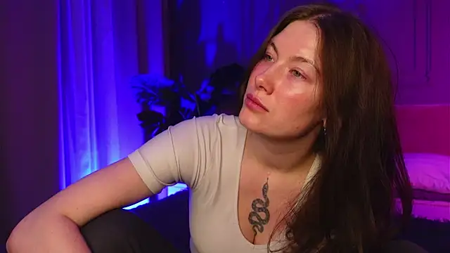 Liv Fay online show from 26, 11, 2025