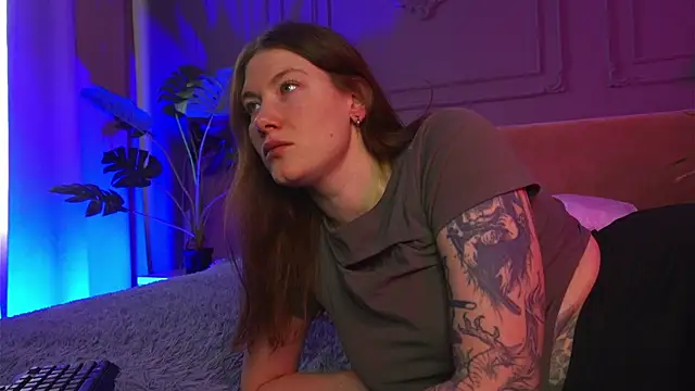 Liv Fay online show from 10, 9, 2025