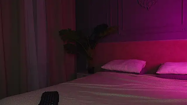 Liv Fay online show from 3, 12, 2025