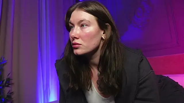 Liv Fay online show from 28, 11, 2025