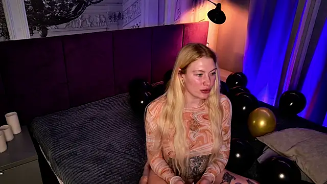 Liv Fay online show from 3, 2, 2025