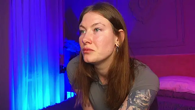 Liv Fay online show from 7, 10, 2025