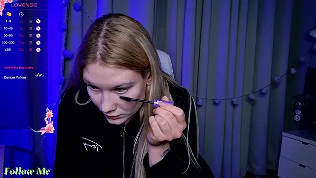 Liv Fay online show from 19, 2, 2025
