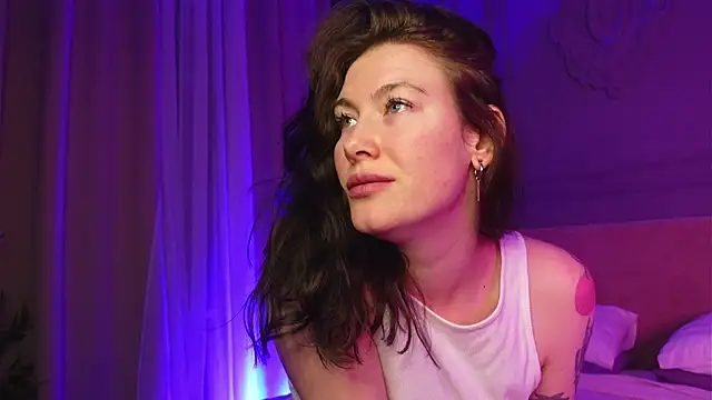 Liv Fay online show from 14, 11, 2025