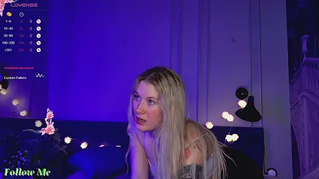 Liv Fay online show from 6, 3, 2025