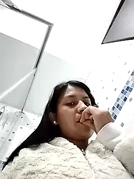 Tiphanydirty3 online show from 4, 3, 2025