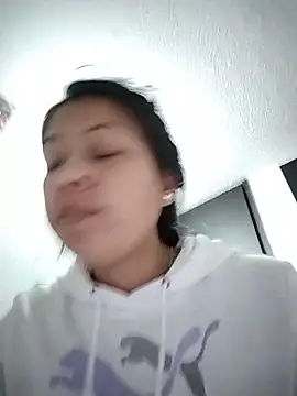 Tiphanydirty3 online show from 17, 5, 2026