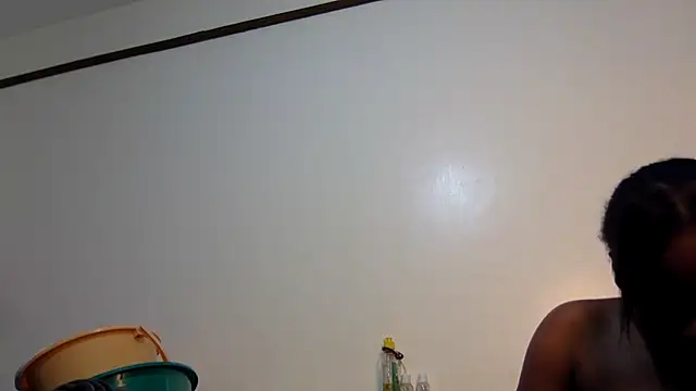 creamyjuices01 online show from 19, 4, 2026