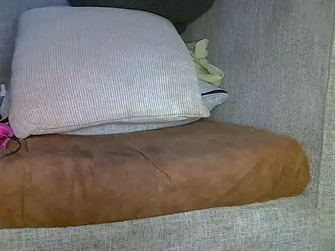 creamyjuices01 online show from 10, 10, 2025