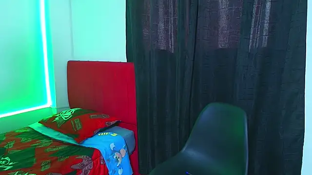 dominic smith  online show from 28, 11, 2025