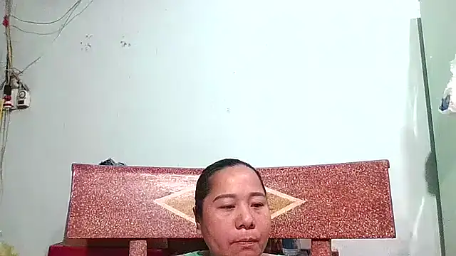 Queen 18200 online show from 4, 4, 2026