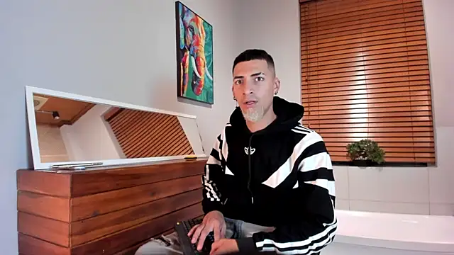 DrakeNeumann online show from 12, 10, 2025