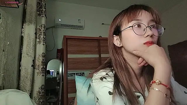 Snapshot of Lili_666 chatting on 2, 5, 2026 Lili 666 online show from 2, 5, 2026