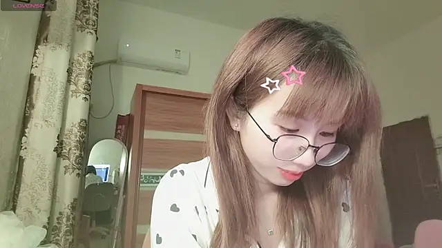 Snapshot of Lili_666 chatting on 27, 4, 2026 Lili 666 online show from 27, 4, 2026