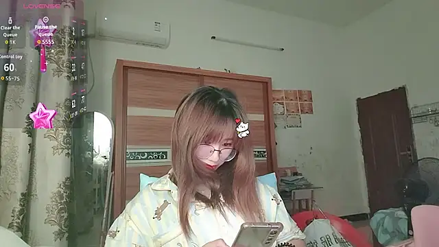 Snapshot of Lili_666 chatting on 26, 5, 2026 Lili 666 online show from 26, 5, 2026