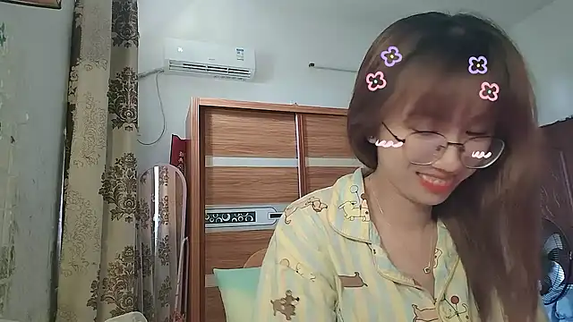 Snapshot of Lili_666 chatting on 25, 5, 2026 Lili 666 online show from 25, 5, 2026