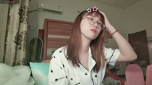 Lili 666 online show from 19, 4, 2026