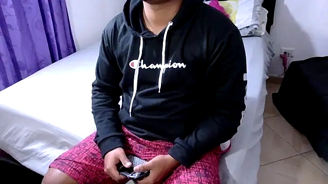 Boycuriousxxx online show from 26, 2, 2026