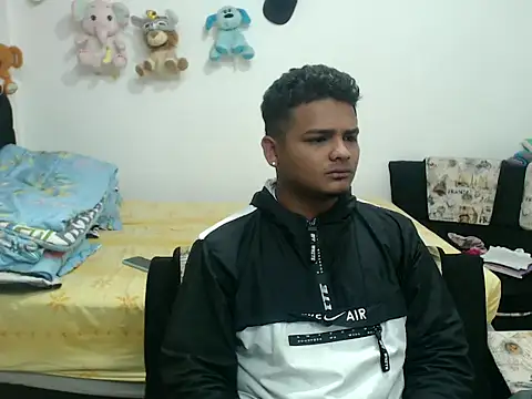 Boycuriousxxx online show from 18, 3, 2025